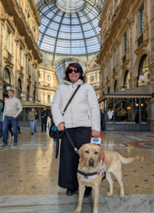 signora non vedente giuseppina con cane guida JLo